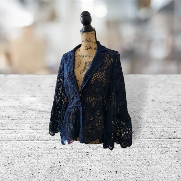 trina turk eyelet/crochet/lacey/sheer boho jacket/blazez size 6 - Picture 5 of 7